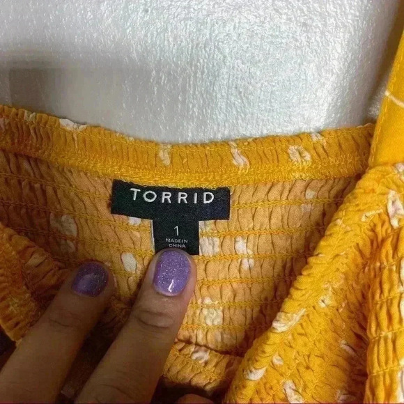 Torrid CHALLIS SMOCKED CROP CAMI Sz 1 - Picture 7 of 8